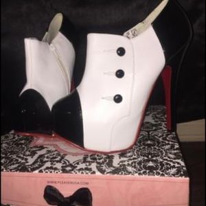 Bordello size 7